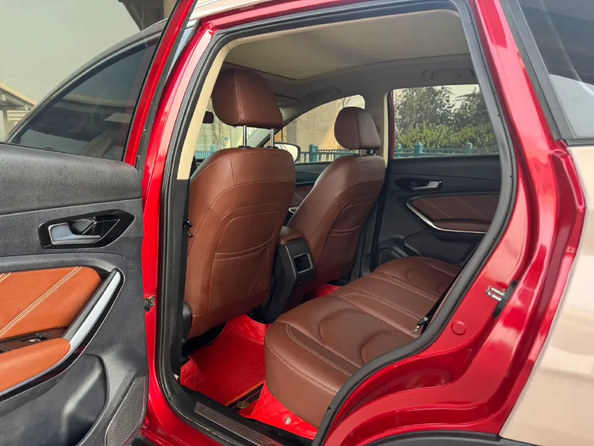 2018 FAW Senia R9 1.2T 143HP L4 5MT,autocango,china used car exporter,china ev exporter,chinese used car exporter,chinese used ev exporter