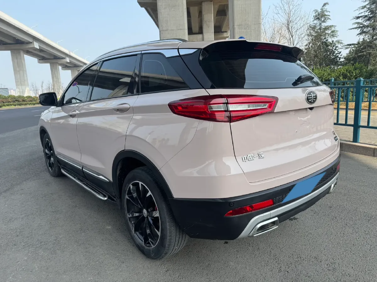 2018 FAW Senia R9 1.2T 143HP L4 5MT,autocango,china used car exporter,china ev exporter,chinese used car exporter,chinese used ev exporter