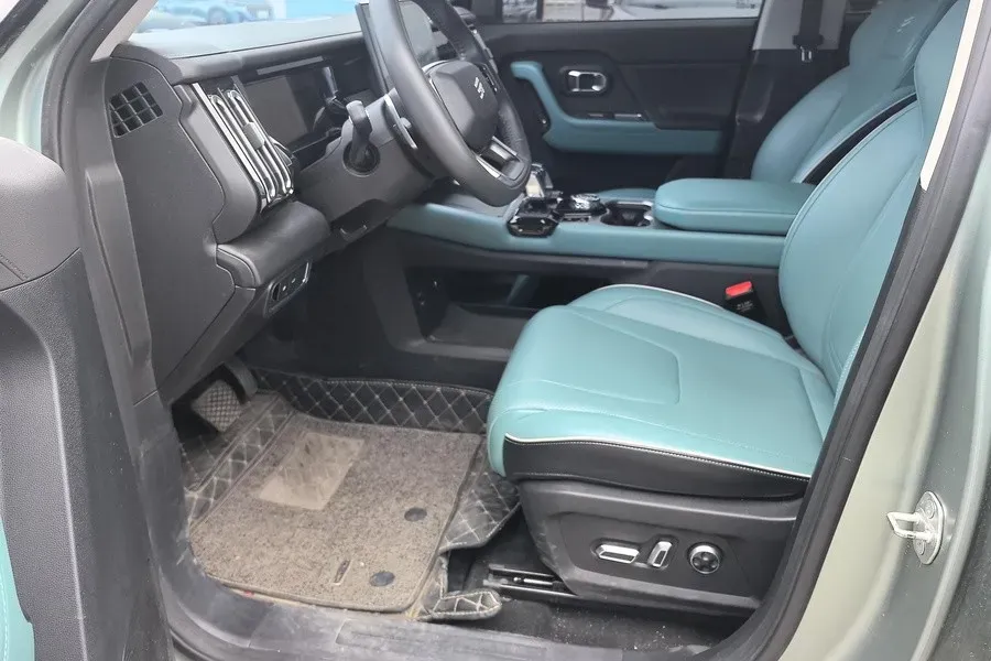 2025 Jetour Traveller 2.0T 254HP L4 7DCT,autocango,china used car exporter,china ev exporter,chinese used car exporter,chinese used ev exporter