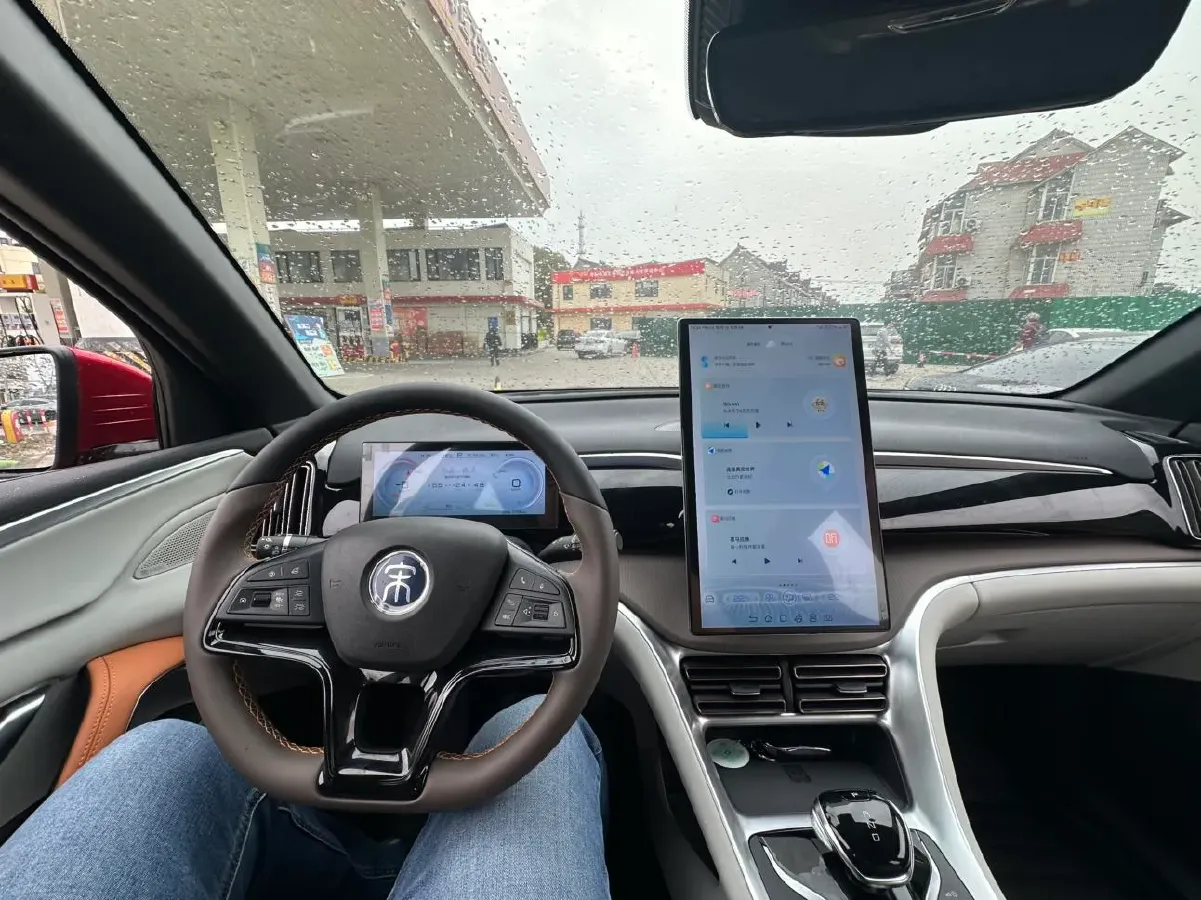 2022 Geely JiaJi 1.5T 177HP L3 7DCT PHEV 15.5KWH,autocango,china used car exporter,china ev exporter,chinese used car exporter,chinese used ev exporter