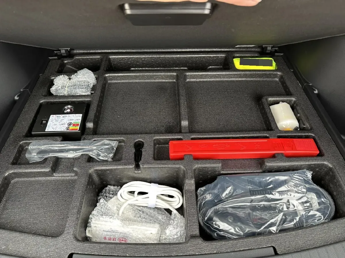 2022 Geely JiaJi 1.5T 177HP L3 7DCT PHEV 15.5KWH,autocango,china used car exporter,china ev exporter,chinese used car exporter,chinese used ev exporter