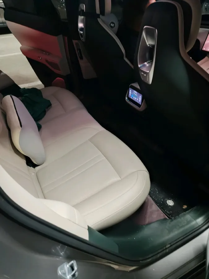 2025 MI YU7 BEV 101.7KWH,autocango,china used car exporter,china ev exporter,chinese used car exporter,chinese used ev exporter