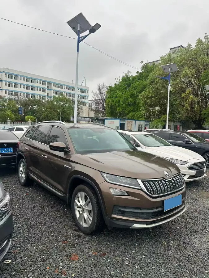 2018 Skoda Kodiak 2.0T 186HP L4 7DCT,autocango,china used car exporter,china ev exporter,chinese used car exporter,chinese used ev exporter