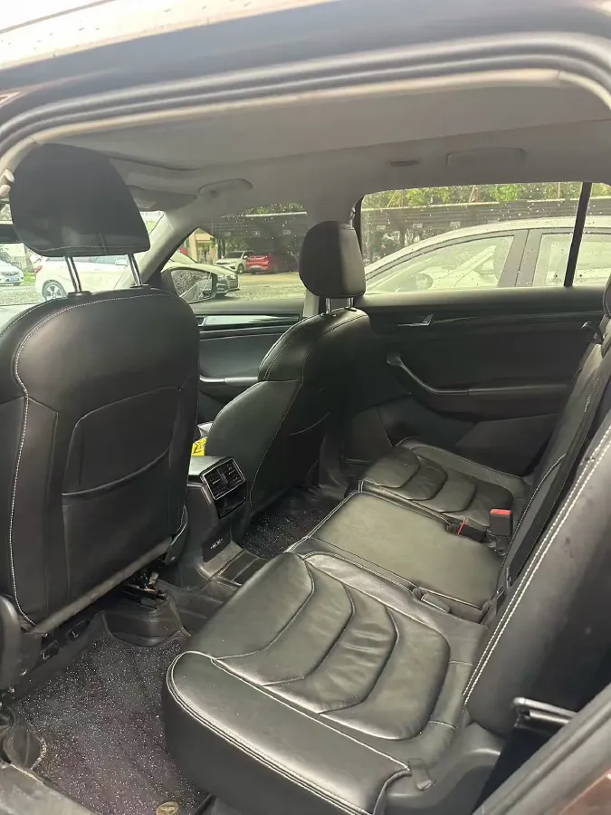 2018 Skoda Kodiak 2.0T 186HP L4 7DCT,autocango,china used car exporter,china ev exporter,chinese used car exporter,chinese used ev exporter