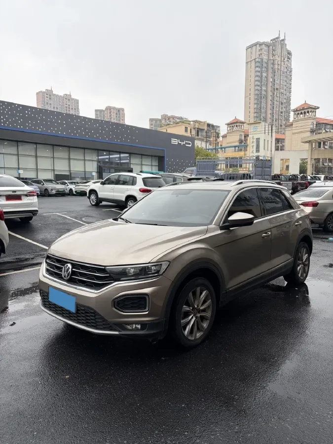 2019 Volkswagen T-Roc 1.4T 131HP L4 7DCT,autocango,china used car exporter,china ev exporter,chinese used car exporter,chinese used ev exporter