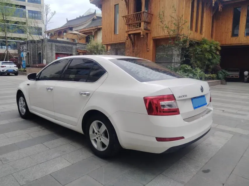 2017 Skoda Octavia 1.6L 110HP L4 6AT,autocango,china used car exporter,china ev exporter,chinese used car exporter,chinese used ev exporter