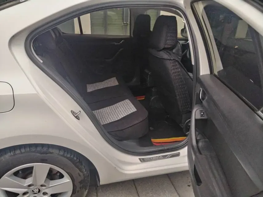 2017 Skoda Octavia 1.6L 110HP L4 6AT,autocango,china used car exporter,china ev exporter,chinese used car exporter,chinese used ev exporter