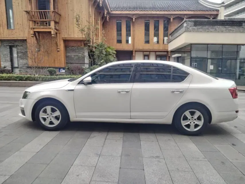 2017 Skoda Octavia 1.6L 110HP L4 6AT,autocango,china used car exporter,china ev exporter,chinese used car exporter,chinese used ev exporter