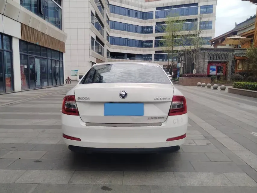 2017 Skoda Octavia 1.6L 110HP L4 6AT,autocango,china used car exporter,china ev exporter,chinese used car exporter,chinese used ev exporter