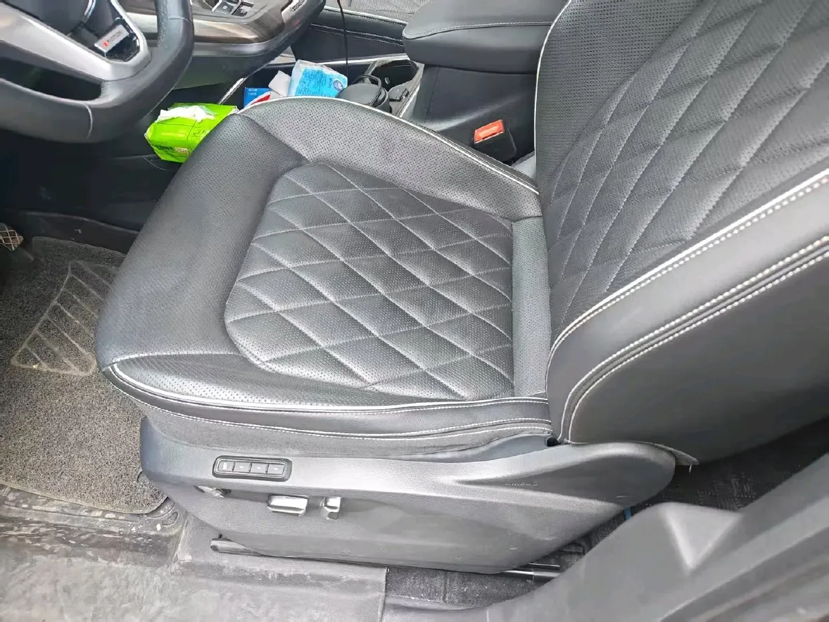 2023 Volkswagen Talagon 2.0T 220HP L4 7DCT,autocango,china used car exporter,china ev exporter,chinese used car exporter,chinese used ev exporter