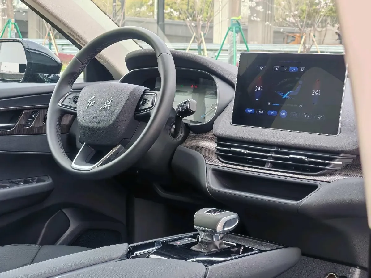 2024 HongQi E-QM5 BEV 60KWH,autocango,china used car exporter,china ev exporter,chinese used car exporter,chinese used ev exporter