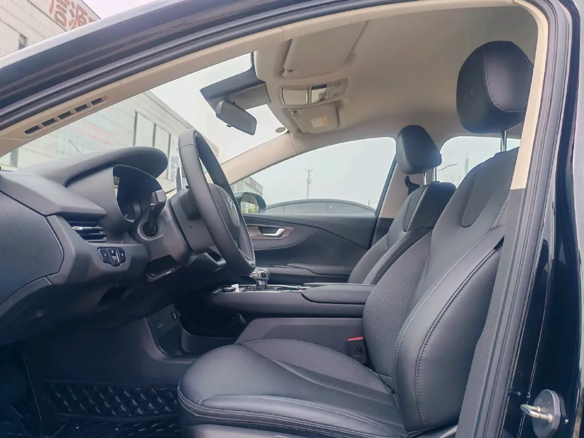 2024 HongQi E-QM5 BEV 60KWH,autocango,china used car exporter,china ev exporter,chinese used car exporter,chinese used ev exporter