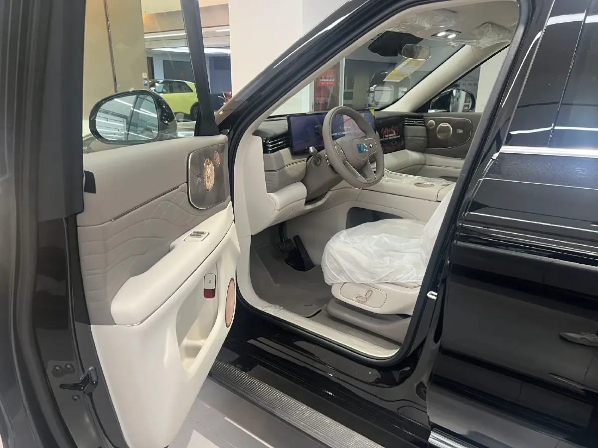 2026 IM LS9 REEV 155HP REEV,autocango,china used car exporter,china ev exporter,chinese used car exporter,chinese used ev exporter