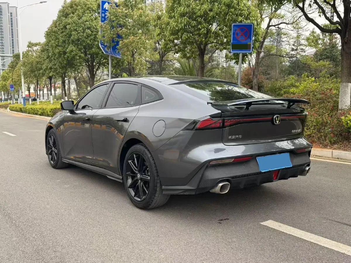 2022 ChangAn UNI-V 1.5T 188HP L4 7DCT,autocango,china used car exporter,china ev exporter,chinese used car exporter,chinese used ev exporter