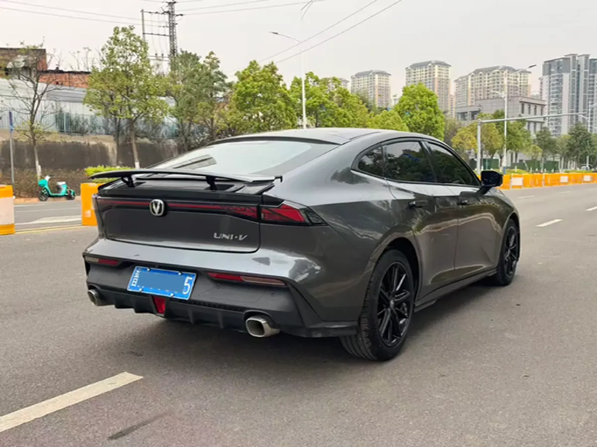 2022 ChangAn UNI-V 1.5T 188HP L4 7DCT,autocango,china used car exporter,china ev exporter,chinese used car exporter,chinese used ev exporter