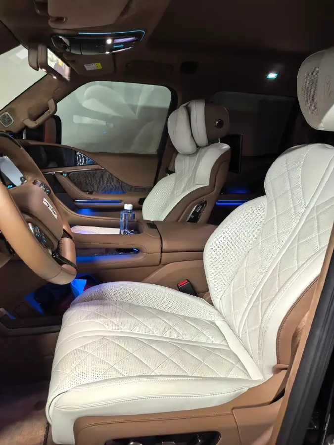 2023 YangWang U8 2.0T 272HP L4 REEV 49.05KWH,autocango,china used car exporter,china ev exporter,chinese used car exporter,chinese used ev exporter