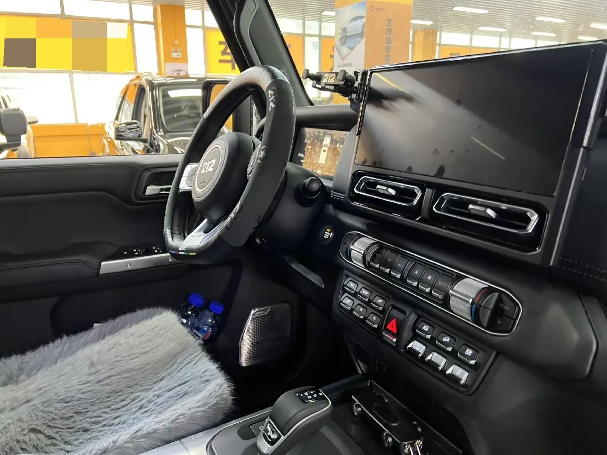 2025 212 212 T01 2.0T 252HP L4 8AT,autocango,china used car exporter,china ev exporter,chinese used car exporter,chinese used ev exporter