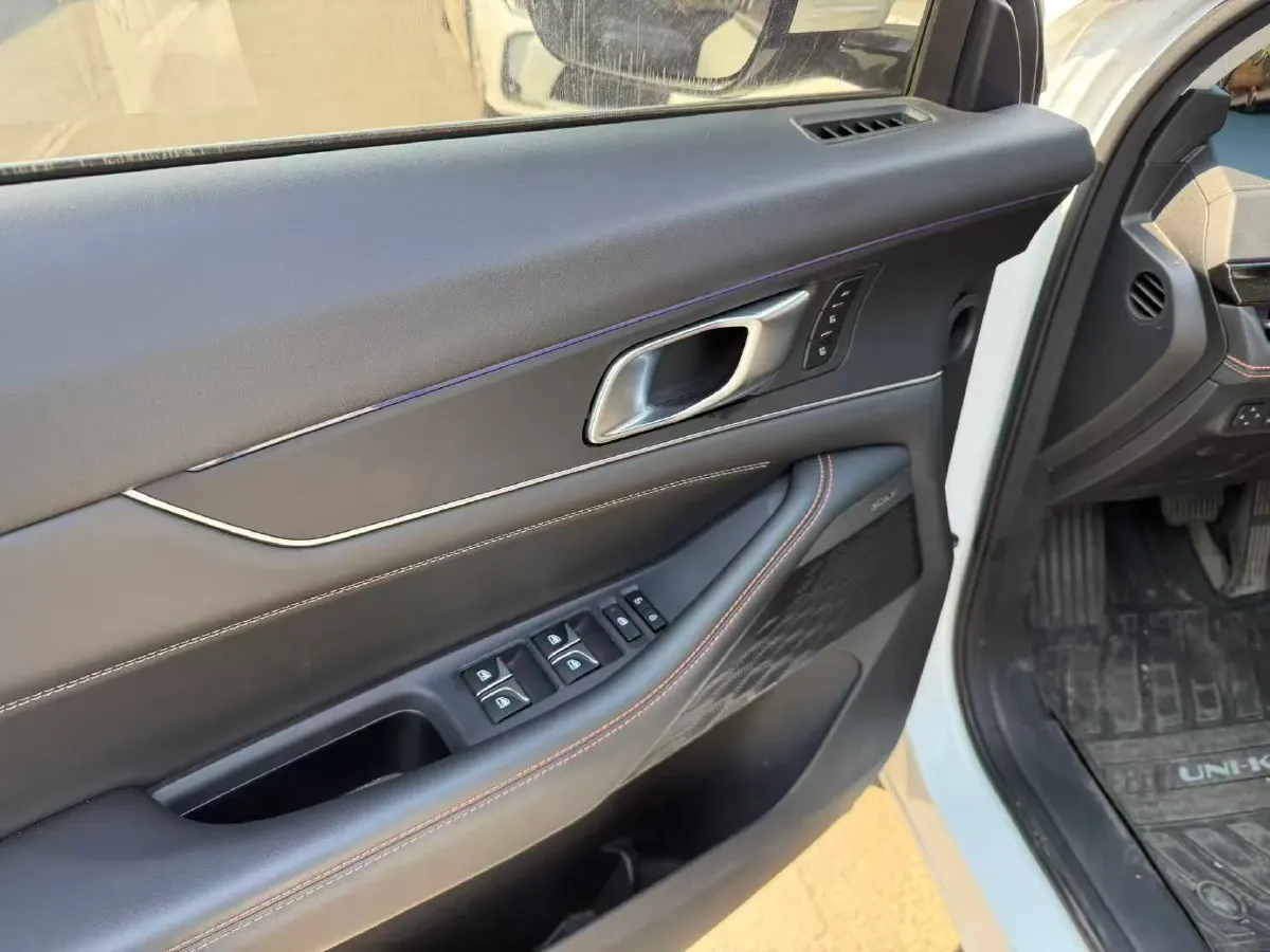 2024 ChangAn UNI-K iDD 1.5T 170HP L4 6TCT PHEV 28.4KWH,autocango,china used car exporter,china ev exporter,chinese used car exporter,chinese used ev exporter