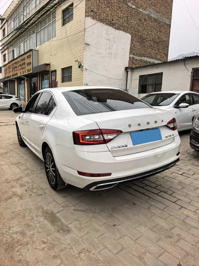 2019 Skoda Octavia 1.5L 116HP L4 6AT,autocango,china used car exporter,china ev exporter,chinese used car exporter,chinese used ev exporter