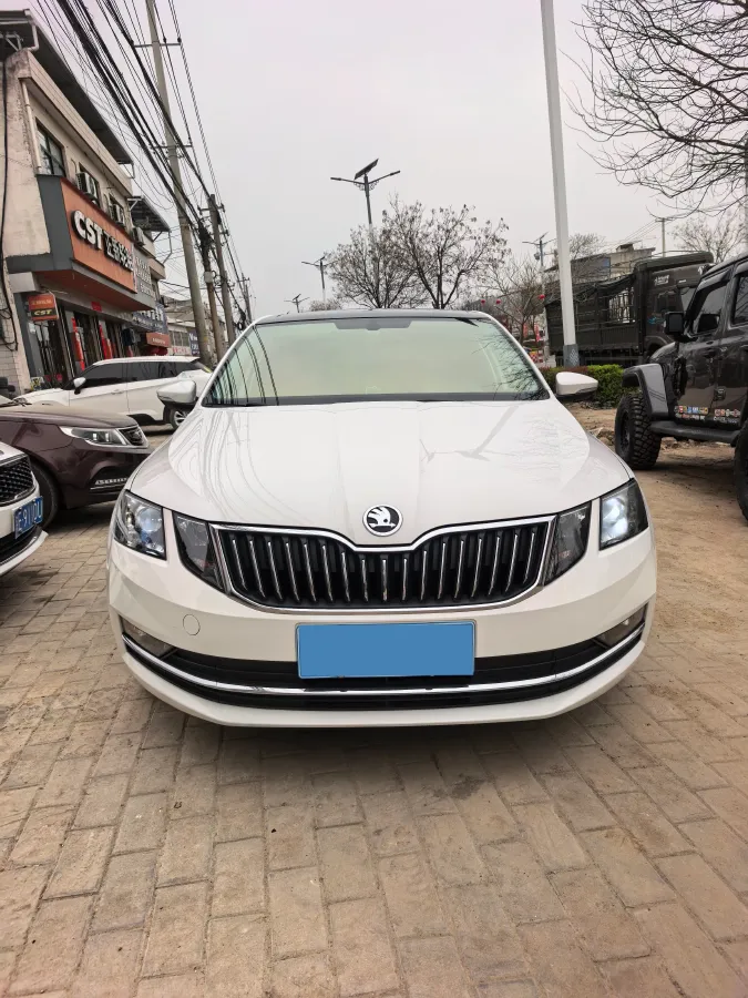 2019 Skoda Octavia 1.5L 116HP L4 6AT,autocango,china used car exporter,china ev exporter,chinese used car exporter,chinese used ev exporter