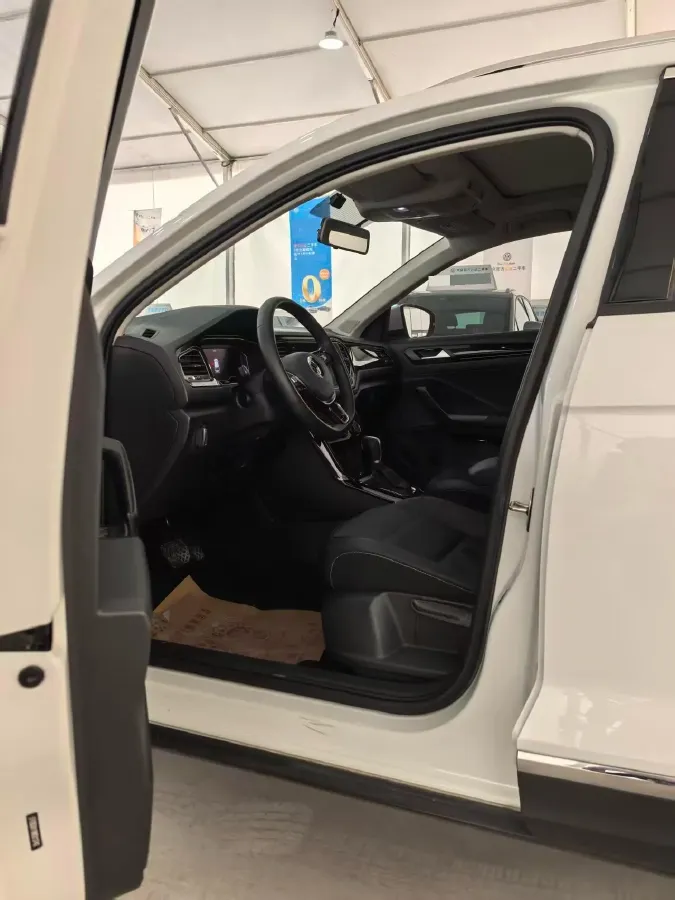 2021 Volkswagen T-Roc 1.4T 150HP L4 7DCT,autocango,china used car exporter,china ev exporter,chinese used car exporter,chinese used ev exporter