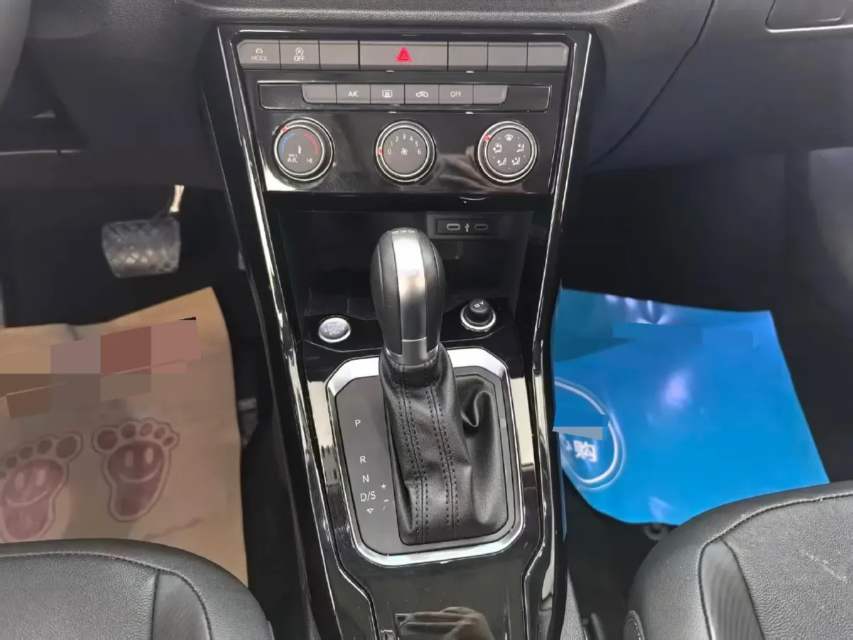 2021 Volkswagen T-Roc 1.4T 150HP L4 7DCT,autocango,china used car exporter,china ev exporter,chinese used car exporter,chinese used ev exporter