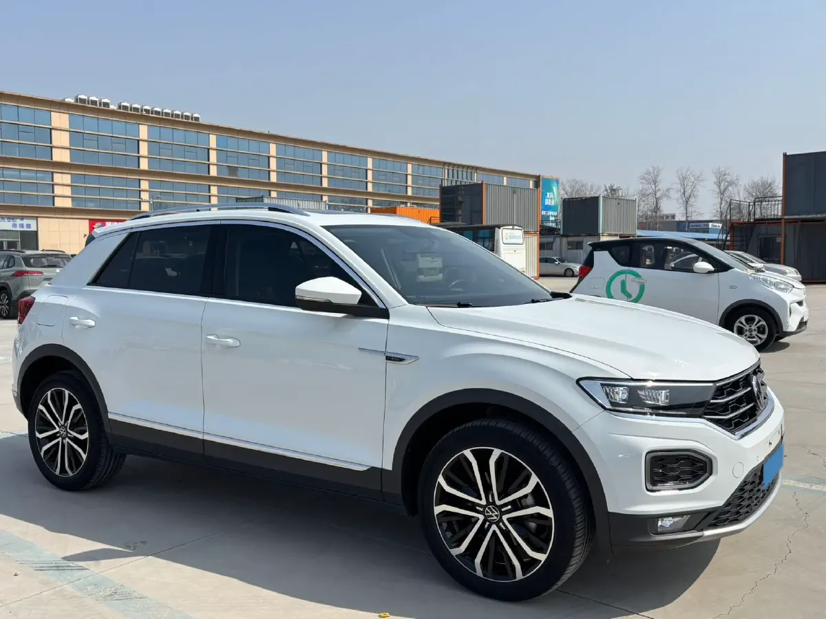 2022 Volkswagen T-Roc 1.4T 150HP L4 7DCT,autocango,china used car exporter,china ev exporter,chinese used car exporter,chinese used ev exporter