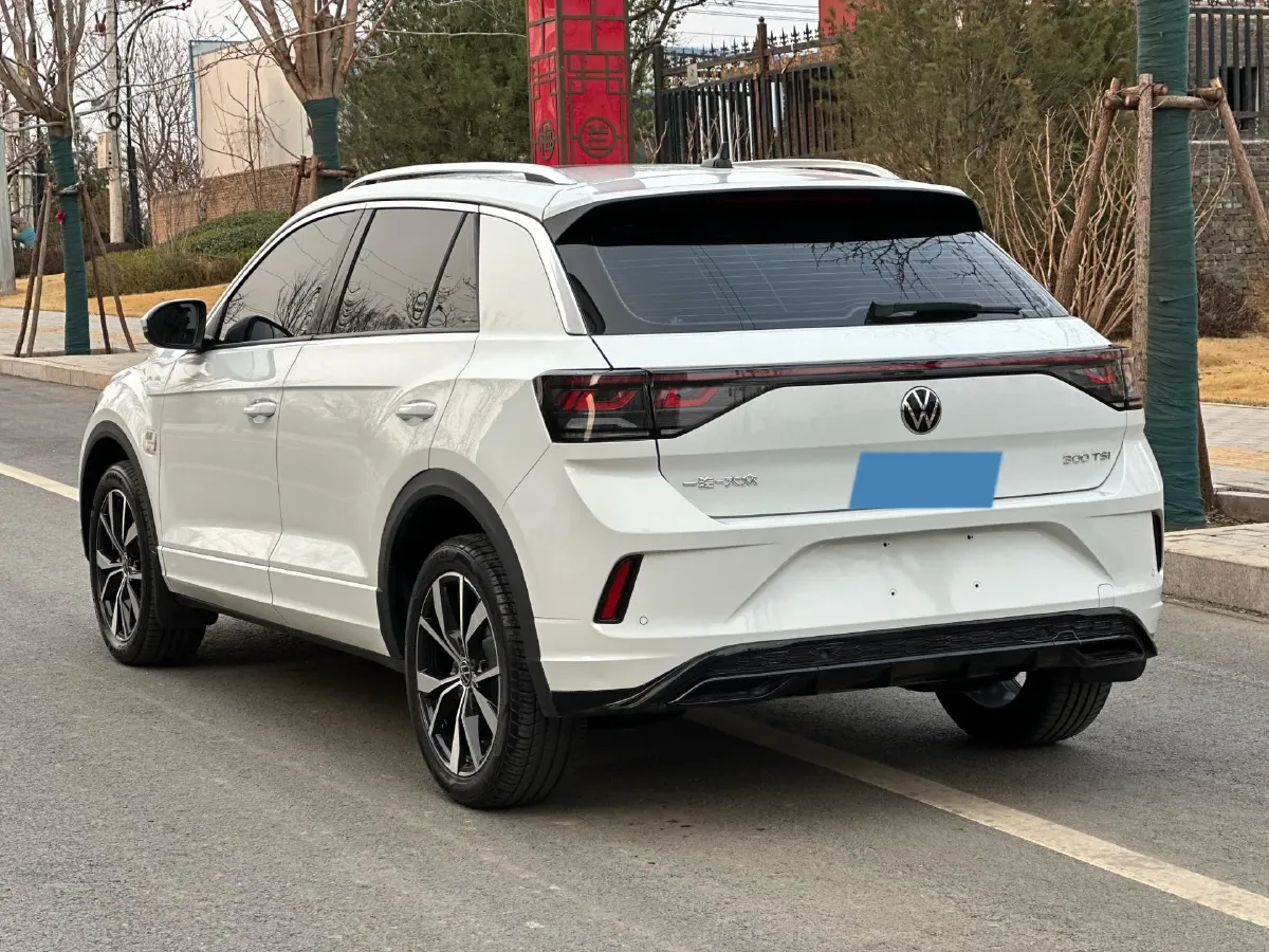 2025 Volkswagen T-Roc 1.5T 160HP L4 7DCT,autocango,china used car exporter,china ev exporter,chinese used car exporter,chinese used ev exporter