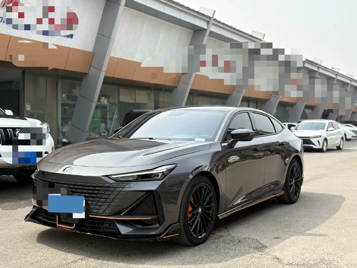 2022 ChangAn UNI-V 1.5T 188HP L4 7DCT,autocango,china used car exporter,china ev exporter,chinese used car exporter,chinese used ev exporter