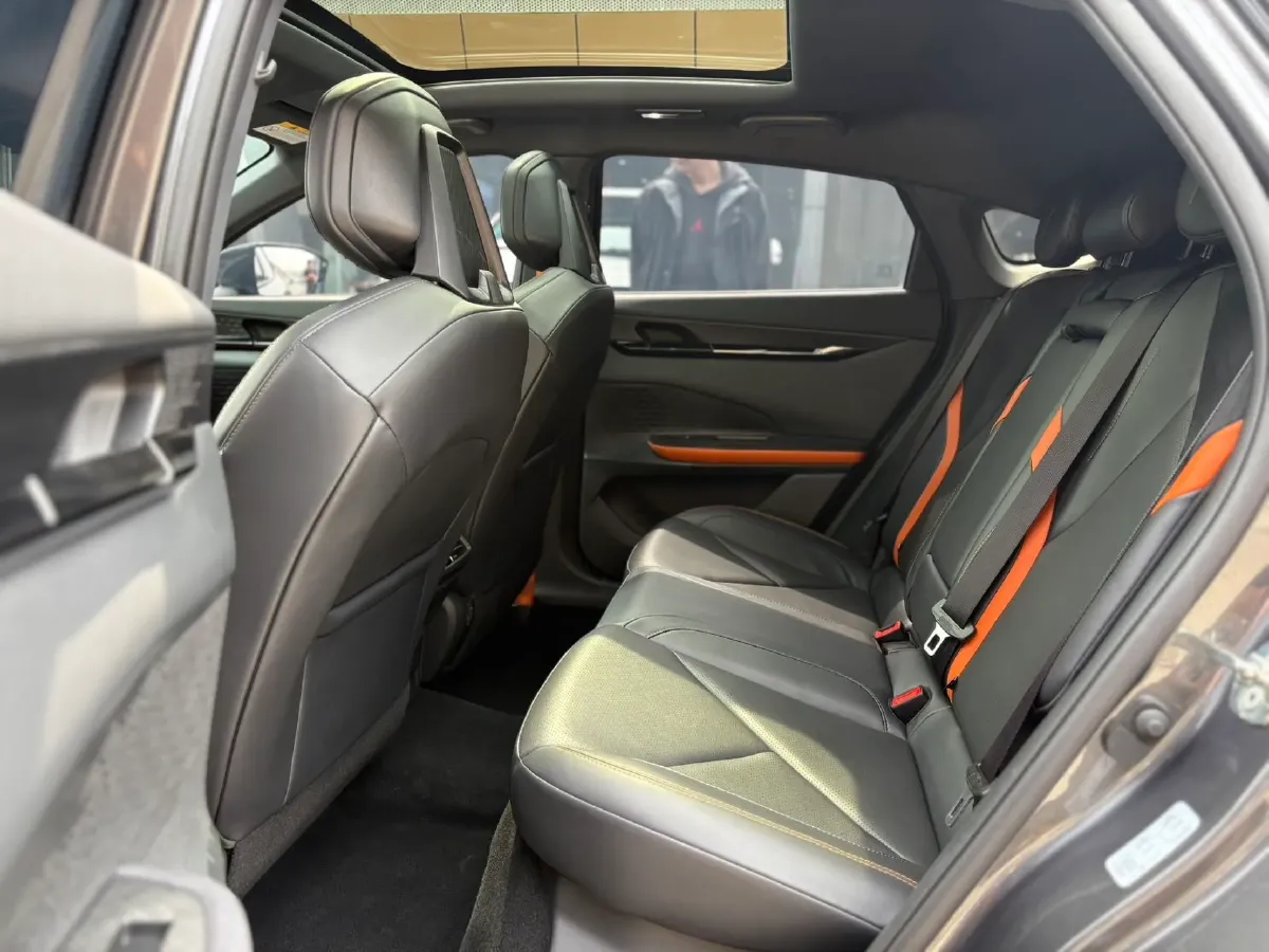 2022 ChangAn UNI-V 1.5T 188HP L4 7DCT,autocango,china used car exporter,china ev exporter,chinese used car exporter,chinese used ev exporter