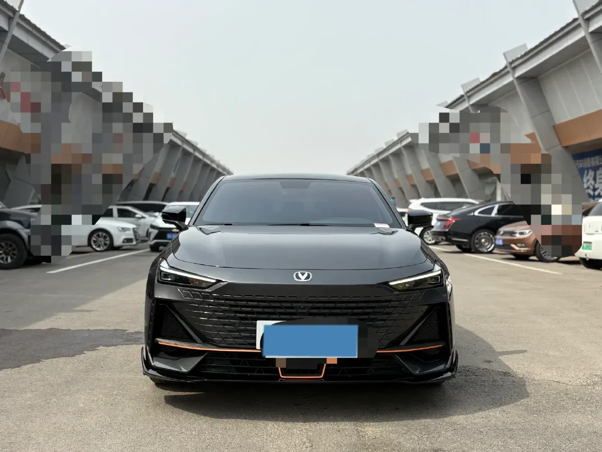 2022 ChangAn UNI-V 1.5T 188HP L4 7DCT,autocango,china used car exporter,china ev exporter,chinese used car exporter,chinese used ev exporter