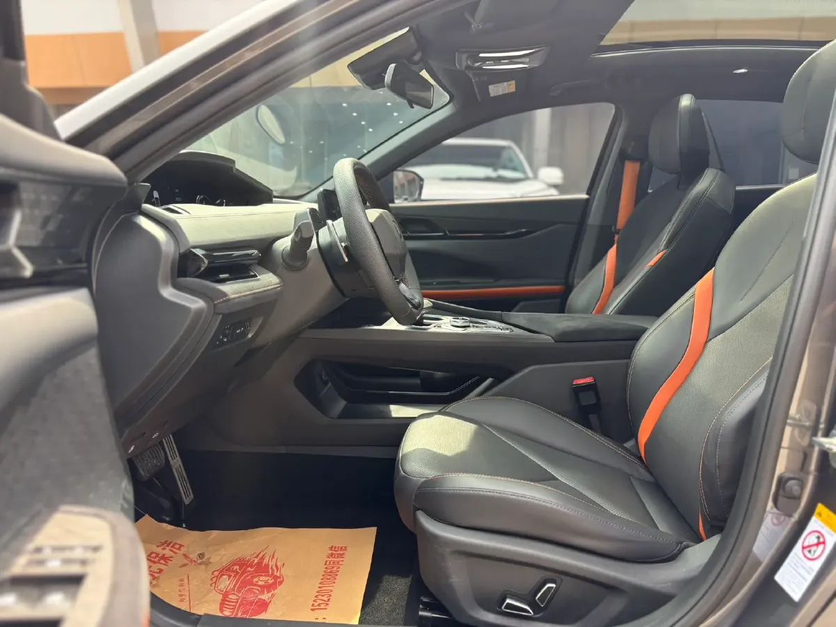 2022 ChangAn UNI-V 1.5T 188HP L4 7DCT,autocango,china used car exporter,china ev exporter,chinese used car exporter,chinese used ev exporter