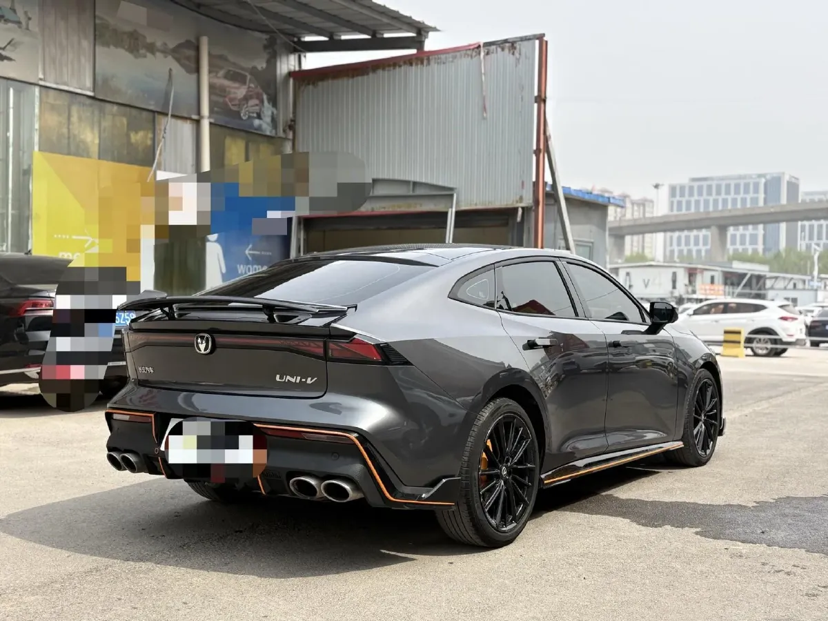 2022 ChangAn UNI-V 1.5T 188HP L4 7DCT,autocango,china used car exporter,china ev exporter,chinese used car exporter,chinese used ev exporter