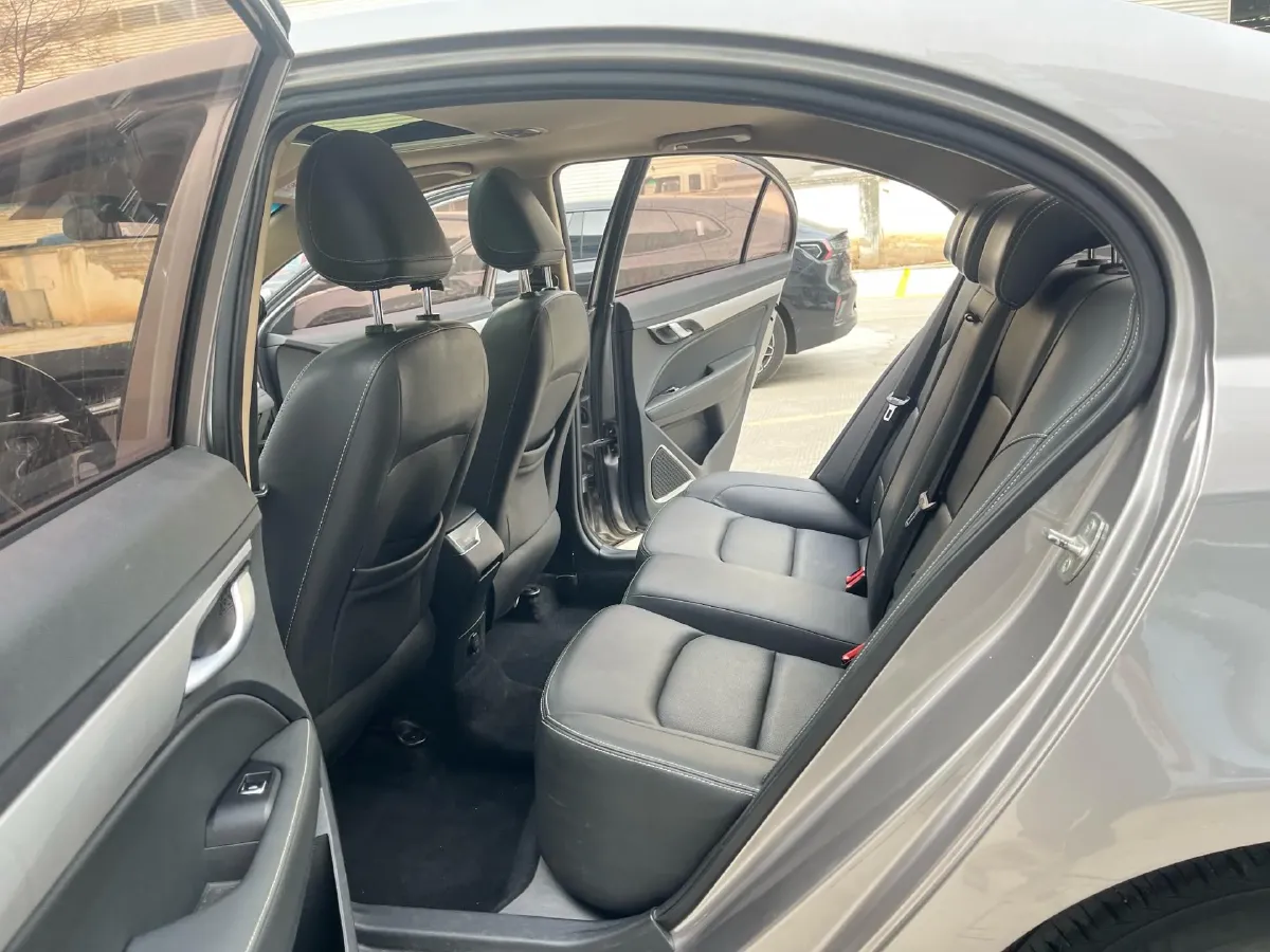 2018 Geely Emgrand 1.5L 109HP L4 5MT,autocango,china used car exporter,china ev exporter,chinese used car exporter,chinese used ev exporter