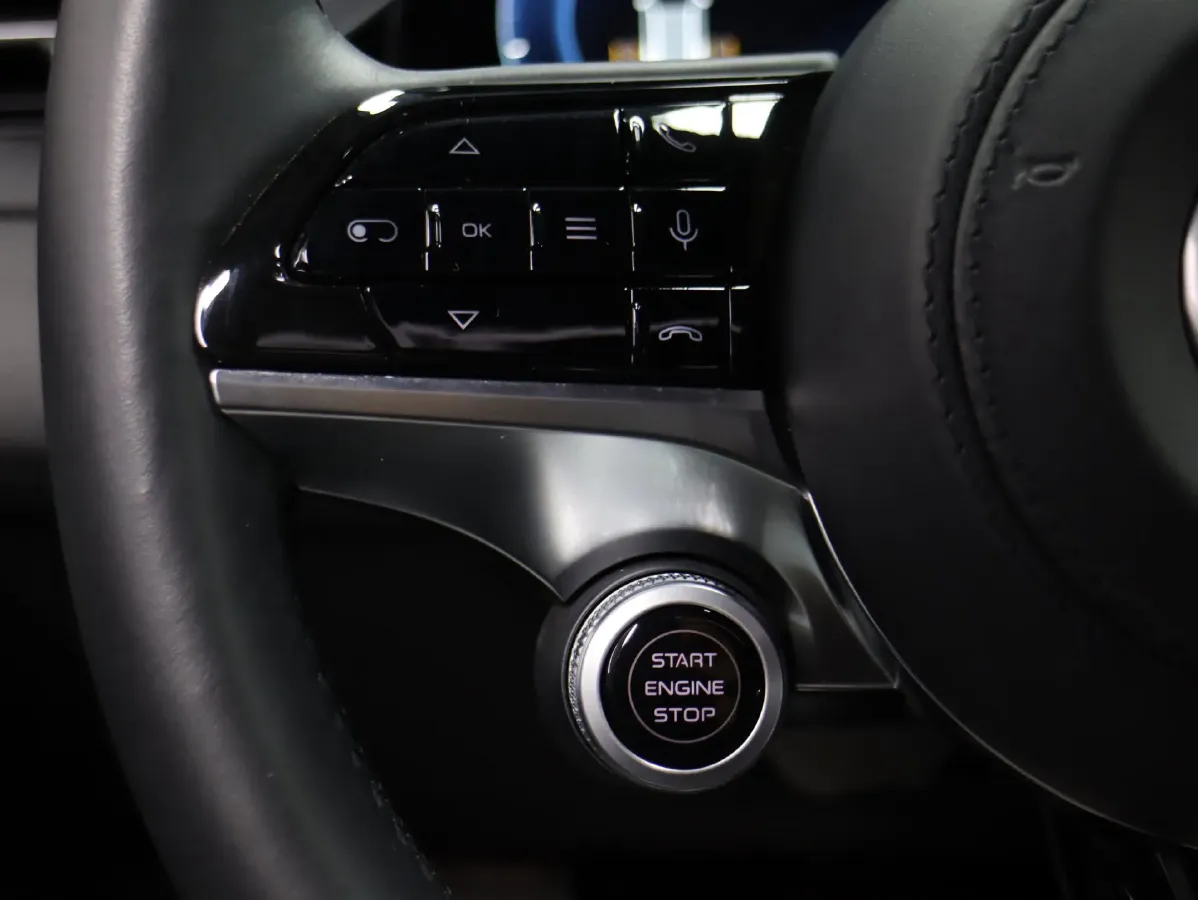 2022 Maserati Levante 2.0T 330HP L4 8AT,autocango,china used car exporter,china ev exporter,chinese used car exporter,chinese used ev exporter