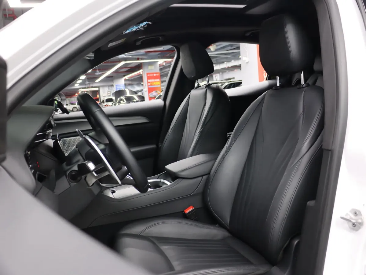 2022 Maserati Levante 2.0T 330HP L4 8AT,autocango,china used car exporter,china ev exporter,chinese used car exporter,chinese used ev exporter