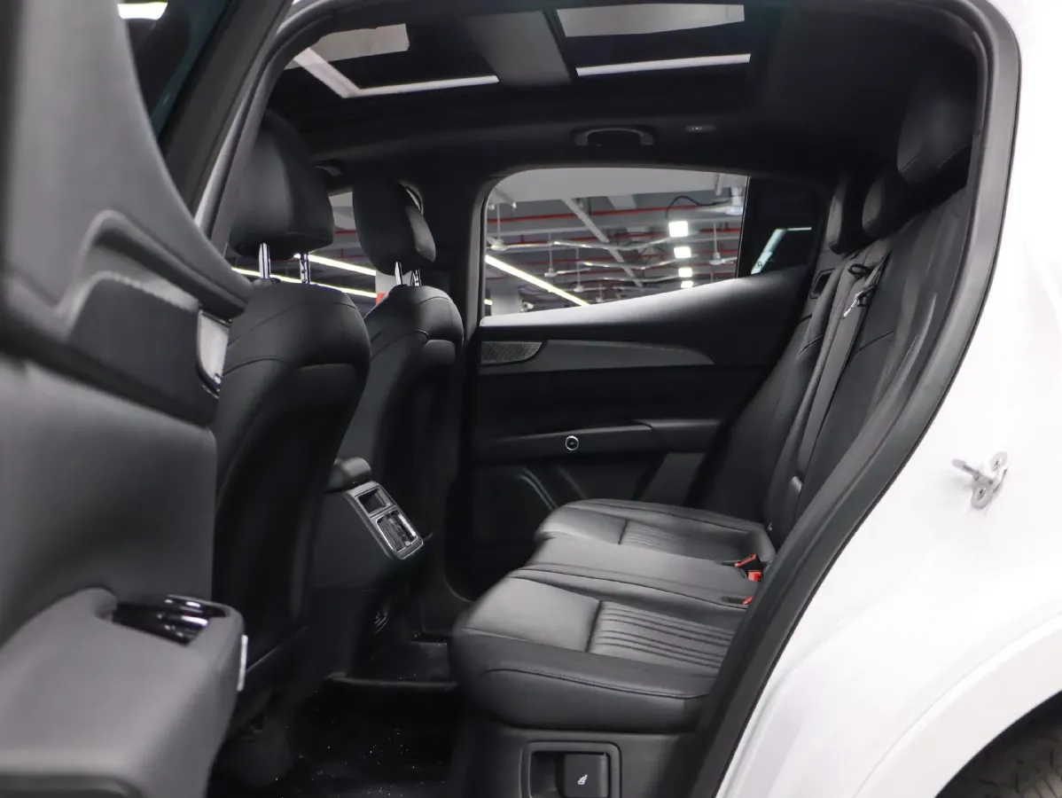 2022 Maserati Levante 2.0T 330HP L4 8AT,autocango,china used car exporter,china ev exporter,chinese used car exporter,chinese used ev exporter