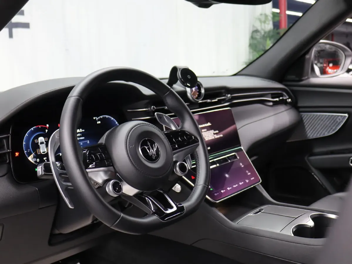 2022 Maserati Levante 2.0T 330HP L4 8AT,autocango,china used car exporter,china ev exporter,chinese used car exporter,chinese used ev exporter