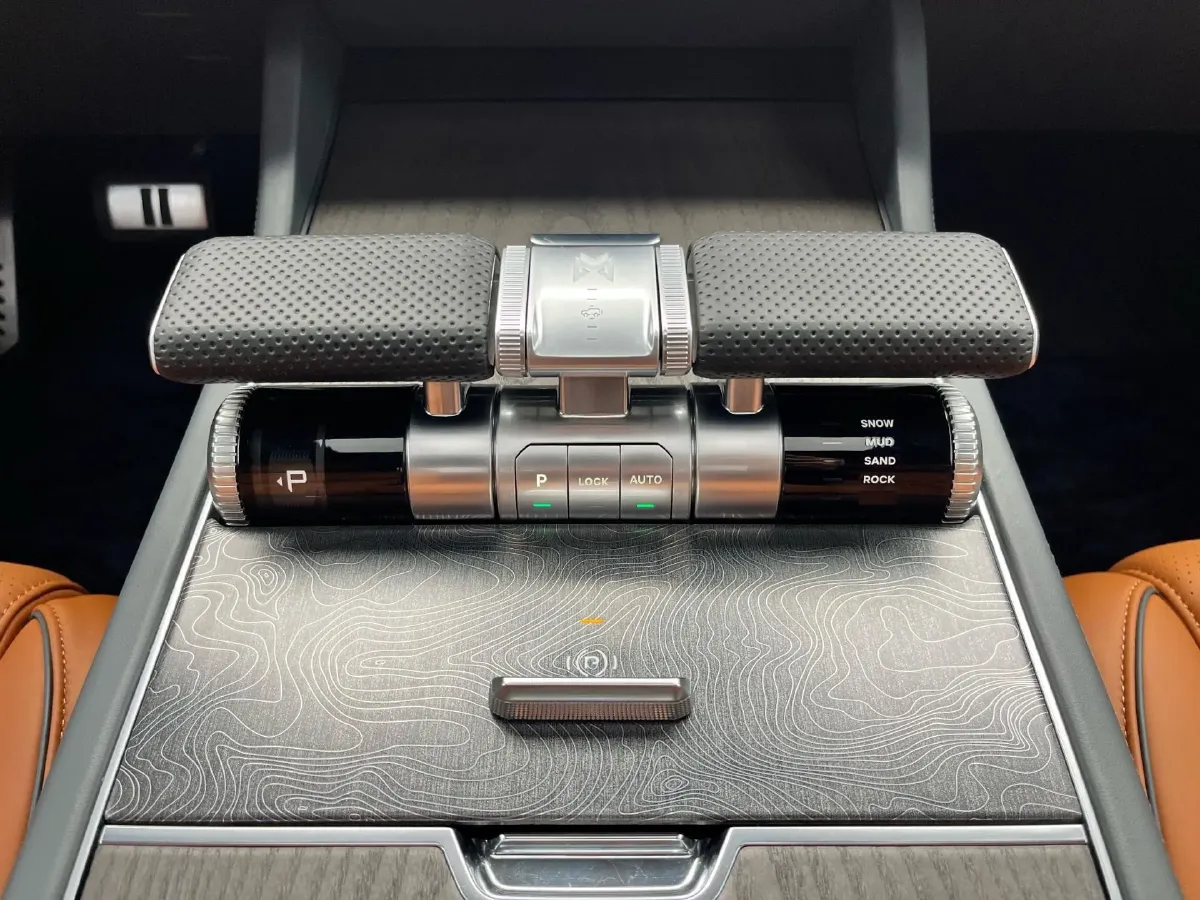 2023 M Hero 917 REEV 197HP 2AT REEV 65.8KWH,autocango,china used car exporter,china ev exporter,chinese used car exporter,chinese used ev exporter