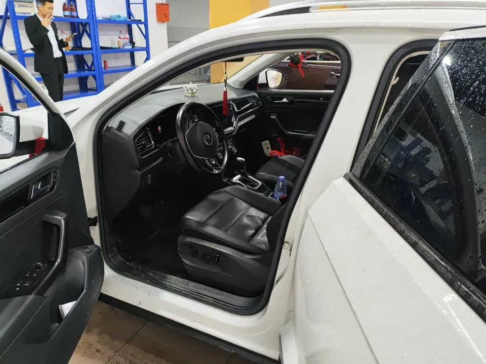 2022 Volkswagen T-Roc 1.4T 150HP L4 7DCT,autocango,china used car exporter,china ev exporter,chinese used car exporter,chinese used ev exporter