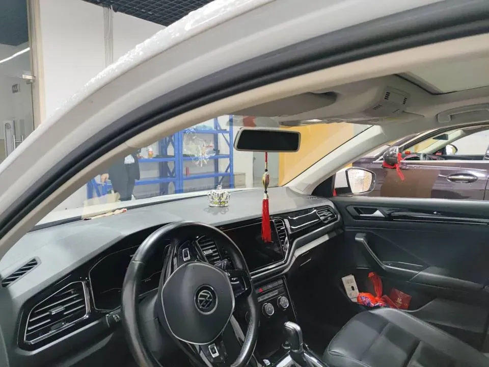 2022 Volkswagen T-Roc 1.4T 150HP L4 7DCT,autocango,china used car exporter,china ev exporter,chinese used car exporter,chinese used ev exporter