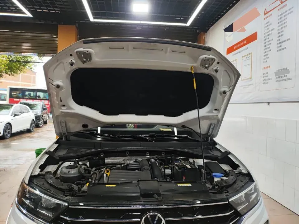 2022 Volkswagen T-Roc 1.4T 150HP L4 7DCT,autocango,china used car exporter,china ev exporter,chinese used car exporter,chinese used ev exporter