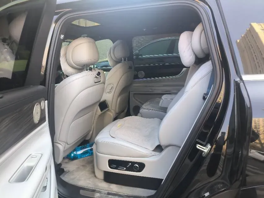 2025 AITO AITO M9 REEV 160HP REEV 52KWH,autocango,china used car exporter,china ev exporter,chinese used car exporter,chinese used ev exporter