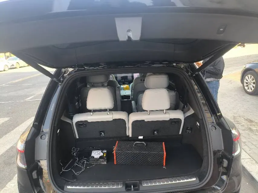 2025 AITO AITO M9 REEV 160HP REEV 52KWH,autocango,china used car exporter,china ev exporter,chinese used car exporter,chinese used ev exporter