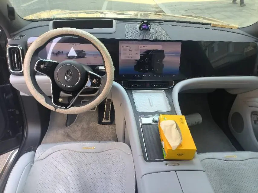 2025 AITO AITO M9 REEV 160HP REEV 52KWH,autocango,china used car exporter,china ev exporter,chinese used car exporter,chinese used ev exporter