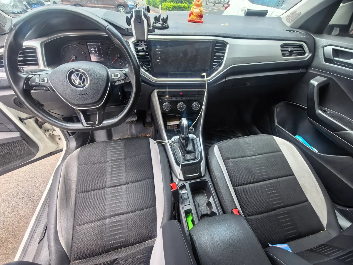 2021 Volkswagen T-Roc 1.4T 150HP L4 7DCT,autocango,china used car exporter,china ev exporter,chinese used car exporter,chinese used ev exporter