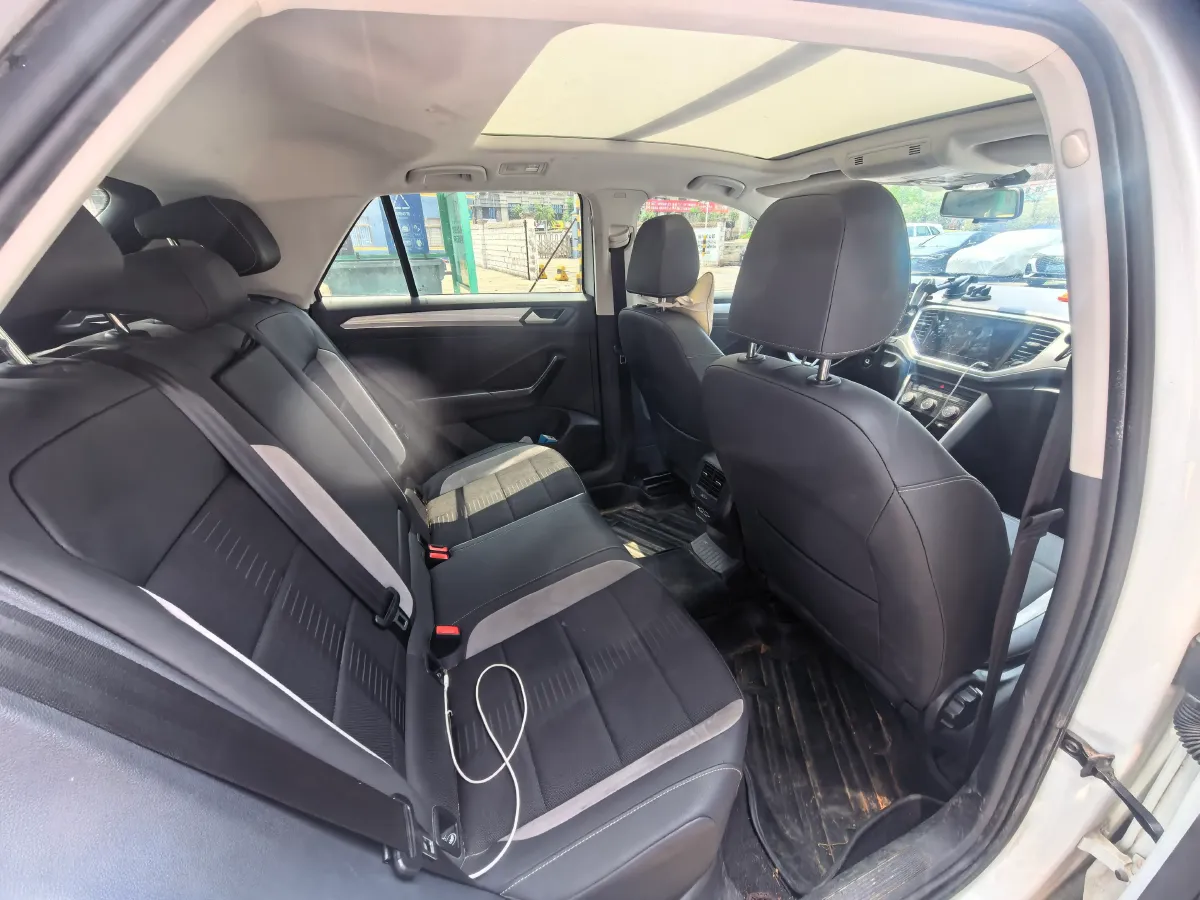 2021 Volkswagen T-Roc 1.4T 150HP L4 7DCT,autocango,china used car exporter,china ev exporter,chinese used car exporter,chinese used ev exporter