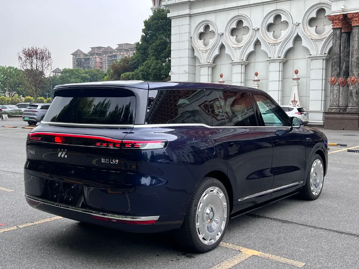 2026 IM LS9 REEV 155HP REEV,autocango,china used car exporter,china ev exporter,chinese used car exporter,chinese used ev exporter
