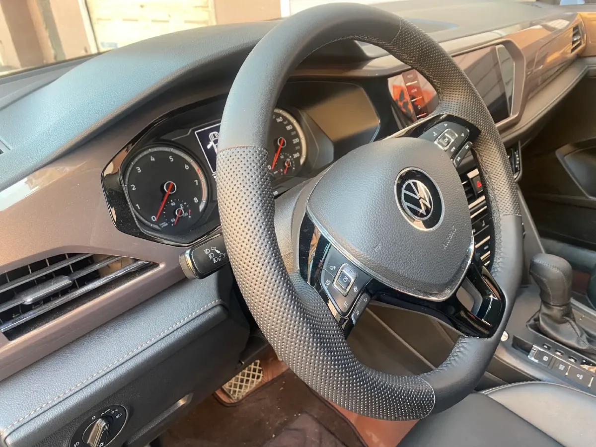 2021 Volkswagen Tharu 1.4T 150HP L4 7DCT,autocango,china used car exporter,china ev exporter,chinese used car exporter,chinese used ev exporter