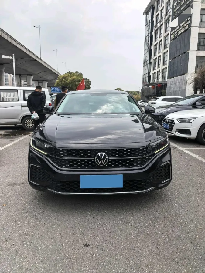 2023 Volkswagen Passat 2.0T 186HP L4 7DCT,autocango,china used car exporter,china ev exporter,chinese used car exporter,chinese used ev exporter